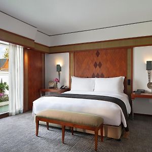Suite executive